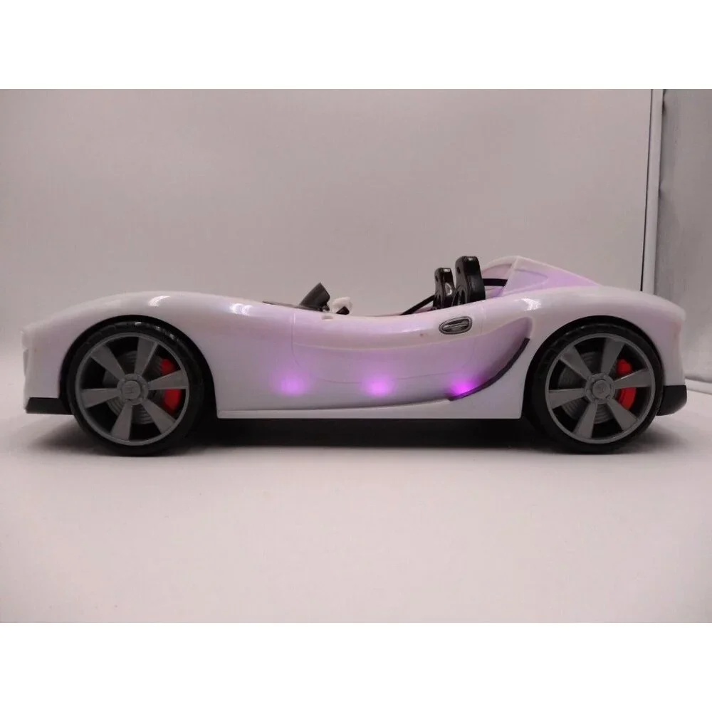 Rainbow High Color Change Car Convertible 8-in-1‎ Light-Up 2 Rainbow Dolls